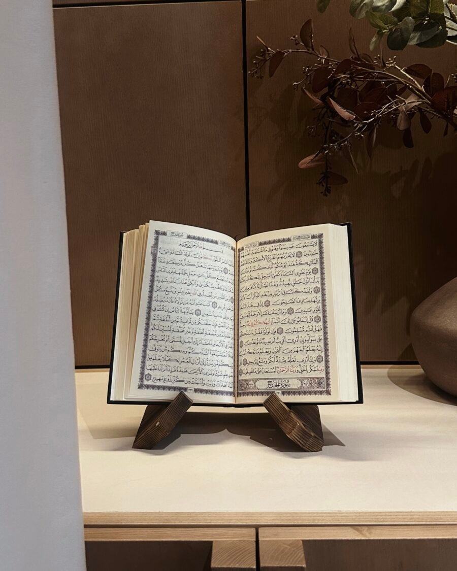 Rustic Quran holder - Image 2